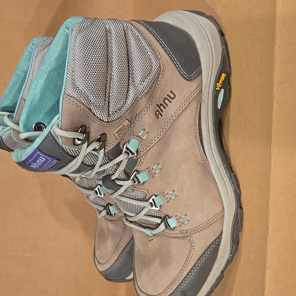 Ahnu by Teva Women’s Hiking Boots – Gray/Teal – Size 7.5 - Picture 3 of 6